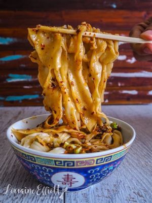  Guyuan Şehri'nden Gelen Baharatlı ve İncecik:  Biang Biang Yumurtalı Noodle Tarifi!