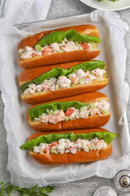  Lobster Roll! Bir Deniz Ürünü Şöleni ve Kremalı Lezzetin Enfes Buluşması